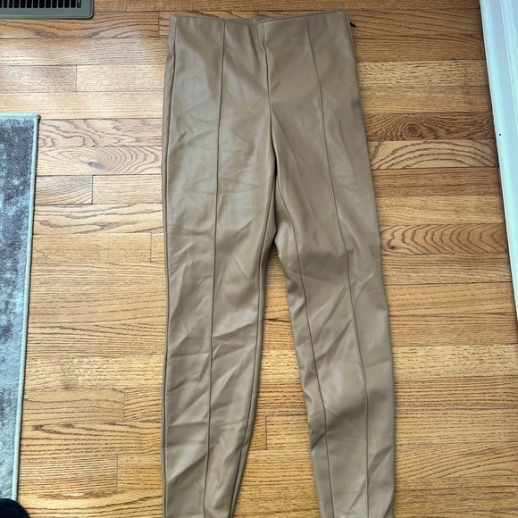 BLOGGERS FAVORITE Zara MidRise Camel Sold Out Faux Leather Leggings NWT - Picture 10 of 10